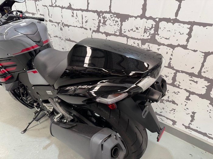 2022 Kawasaki Ninja ZX-14R ABS (ZX1400J) Ninja Grey