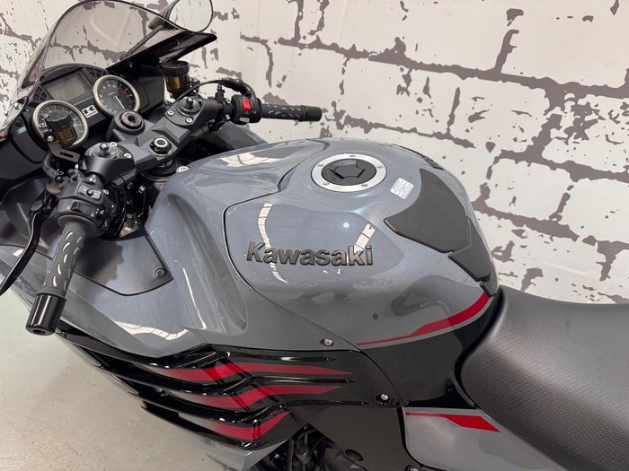 2022 Kawasaki Ninja ZX-14R ABS (ZX1400J) Ninja Grey