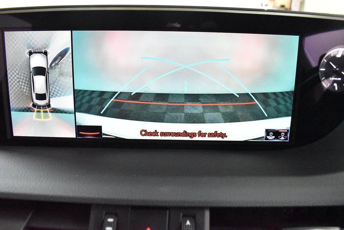 2019 Lexus ES 300h Luxury