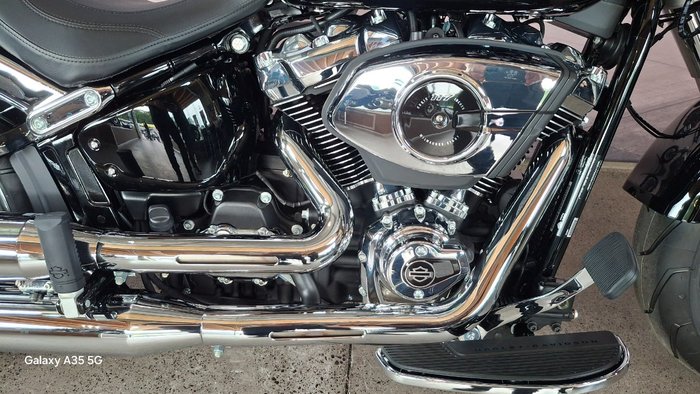 2025 Harley-davidson FLFB FAT BOY (117) Vivid Black