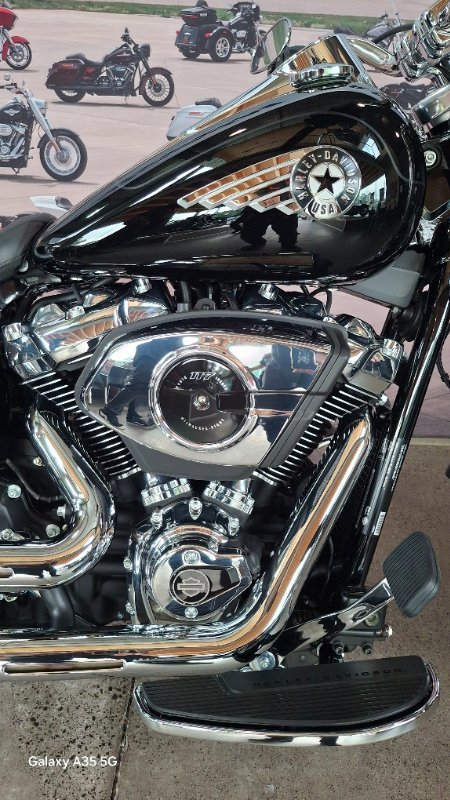 2025 Harley-davidson FLFB FAT BOY (117) Vivid Black