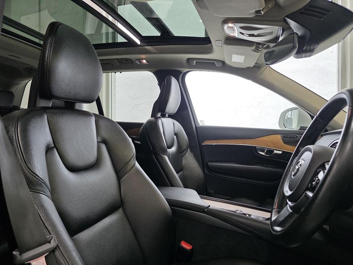 2020 Volvo XC90 D5 Momentum
