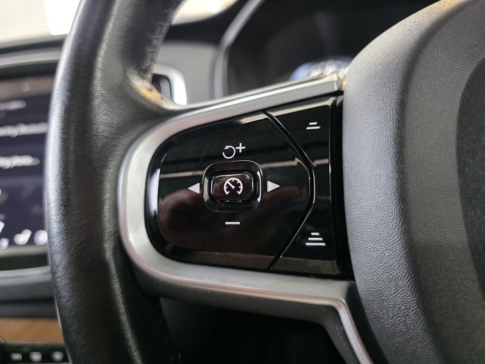 2020 Volvo XC90 D5 Momentum