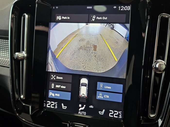 2018 Volvo XC40 D4 R-Design