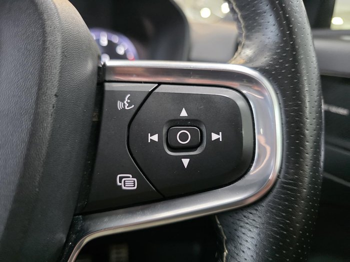 2018 Volvo XC40 D4 R-Design