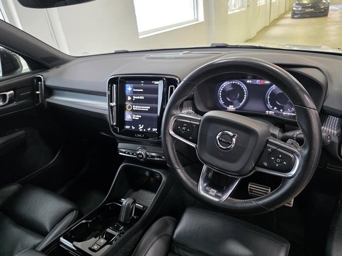 2018 Volvo XC40 D4 R-Design