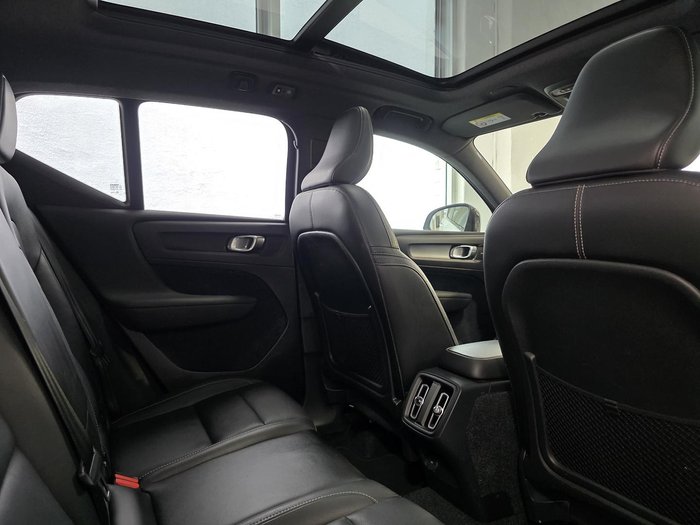 2018 Volvo XC40 D4 R-Design