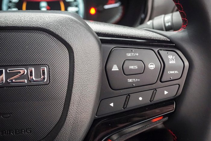 2025 Isuzu D-MAX X-TERRAIN