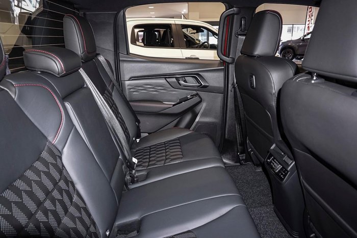 2025 Isuzu D-MAX X-TERRAIN