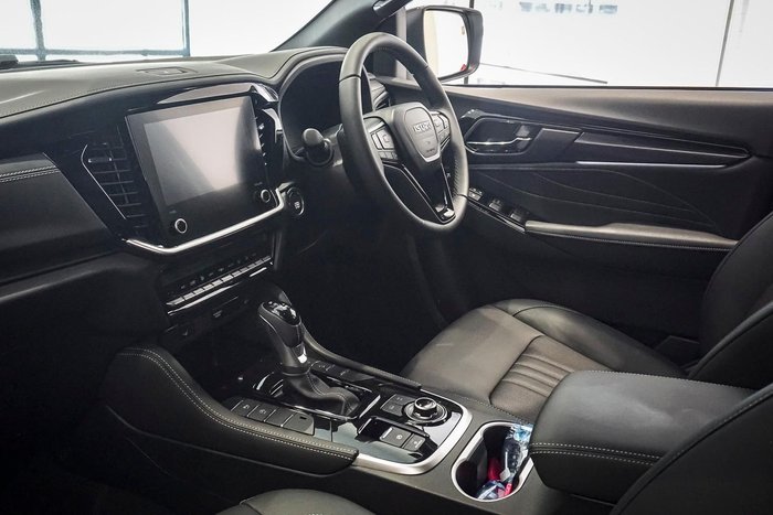 2025 Isuzu MU-X LS-T