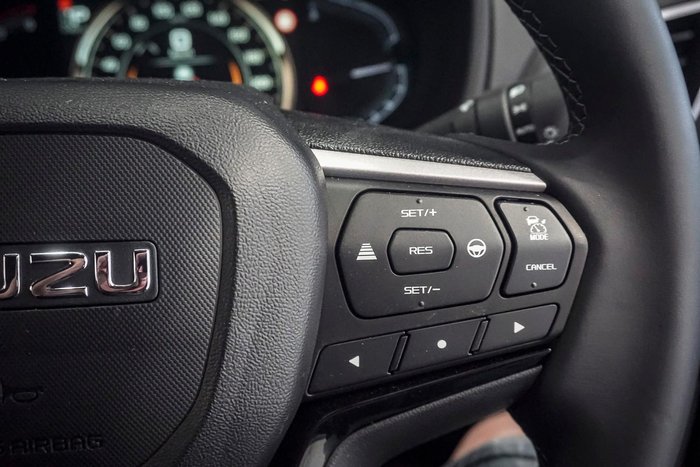 2025 Isuzu MU-X LS-T