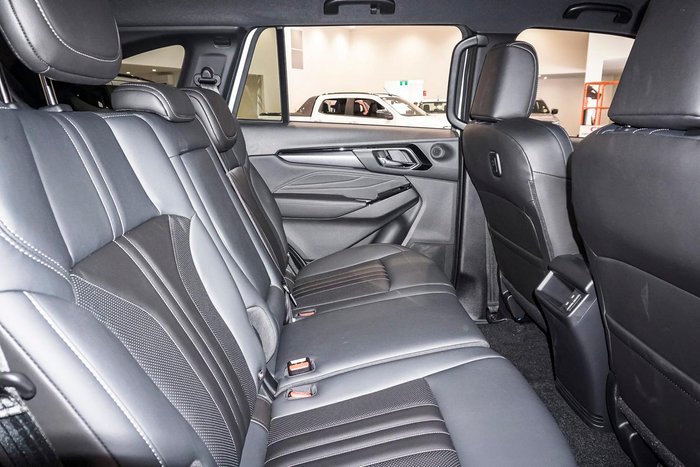 2025 Isuzu MU-X LS-T