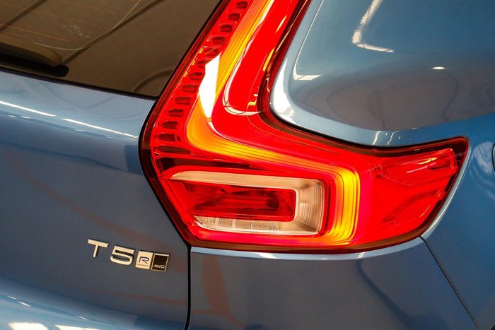 2020 Volvo XC40 T5 R-Design