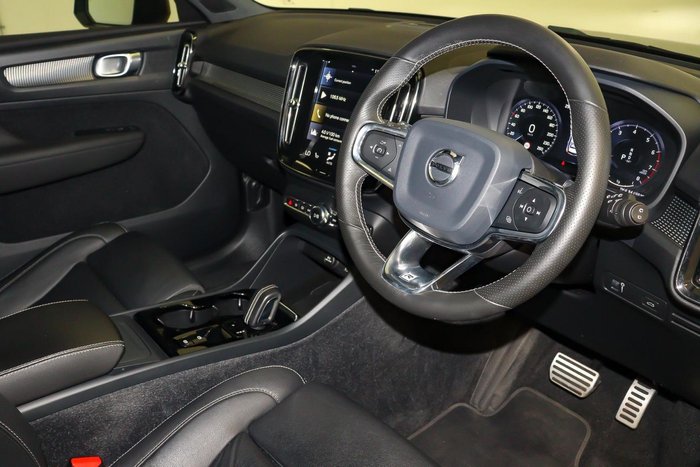 2020 Volvo XC40 T5 R-Design