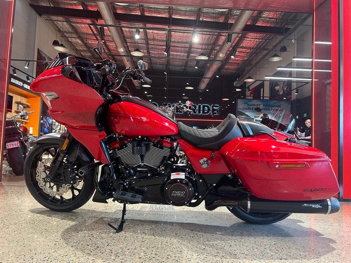 2025 Harley-Davidson CVO Road Glide ST 121 (FLTRXSTSE) Touring Red