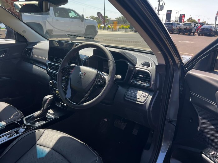 2025 Mahindra XUV3XO AX7L