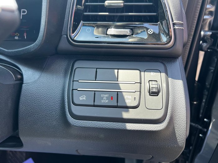 2025 Mahindra XUV3XO AX7L