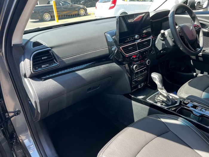 2025 Mahindra XUV3XO AX7L