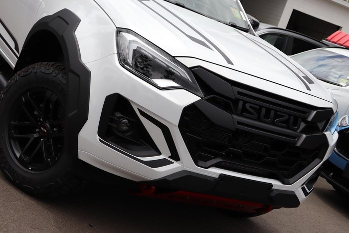 2025 Isuzu D-MAX BLADE
