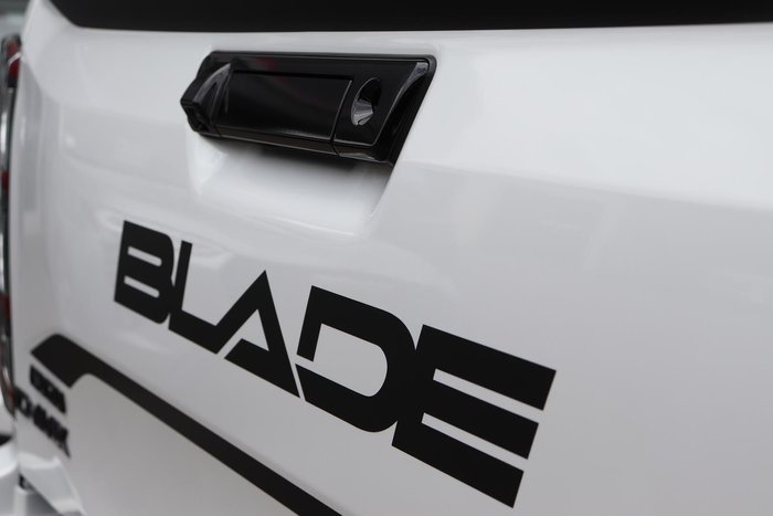 2025 Isuzu D-MAX BLADE