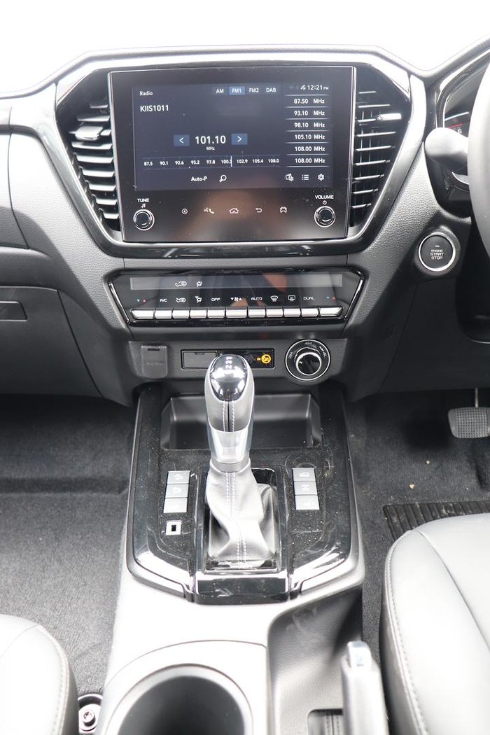 2025 Isuzu D-MAX BLADE