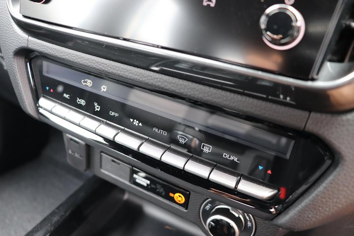 2025 Isuzu D-MAX BLADE