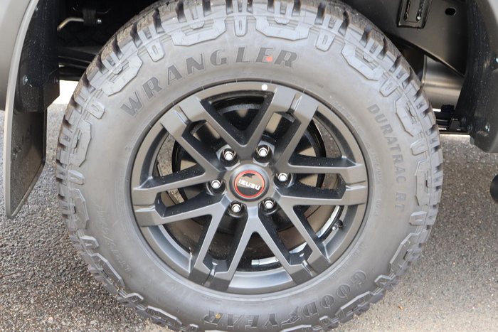 2025 Isuzu D-MAX BLADE