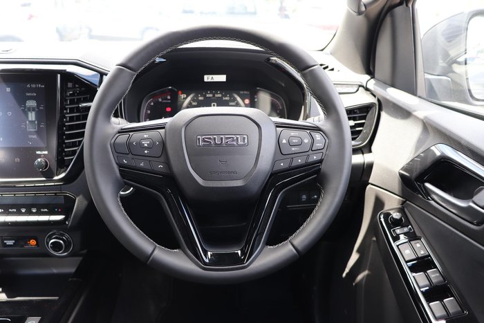 2025 Isuzu D-MAX BLADE