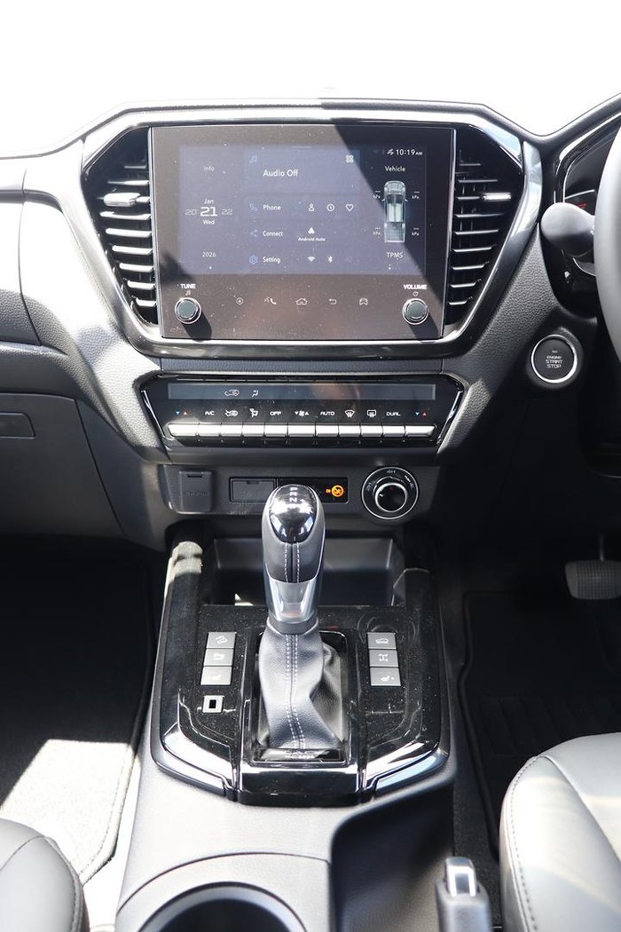 2025 Isuzu D-MAX BLADE