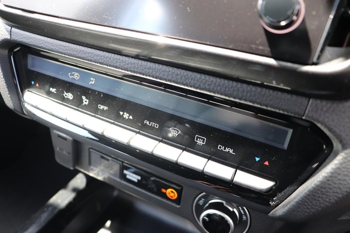 2025 Isuzu D-MAX BLADE