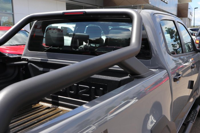 2025 Isuzu D-MAX BLADE