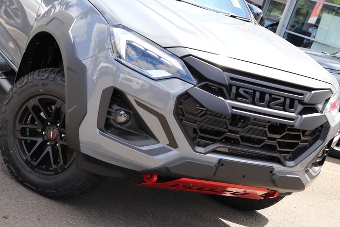 2025 Isuzu D-MAX BLADE