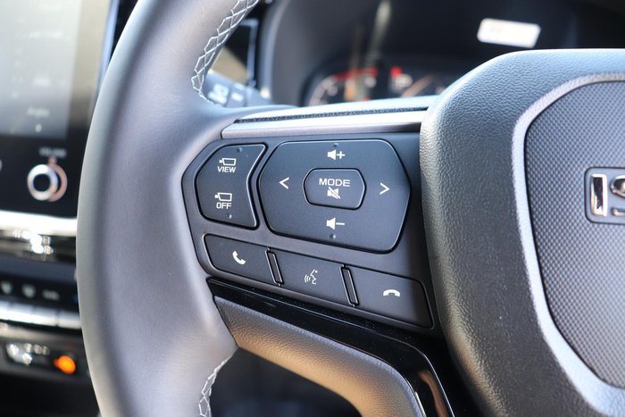 2025 Isuzu MU-X LS-T