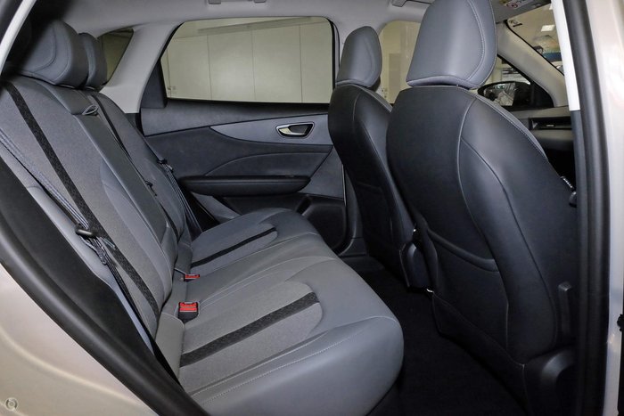 2025 MG MGS5 EV Essence 62 ZS3EM MY25 Champagne Gold