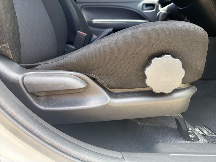 2021 Mitsubishi Mirage ES