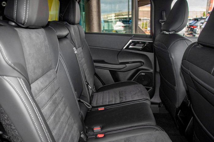 2025 Mitsubishi Outlander Aspire