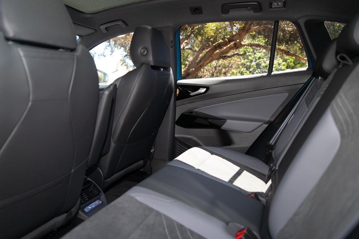 2025 Volkswagen ID.4 Pro