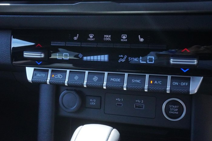 2025 Mitsubishi Triton GSR