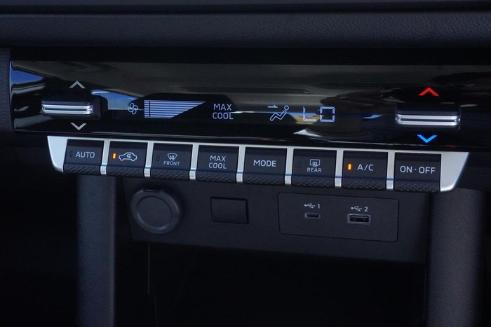 2025 Mitsubishi Triton GLX