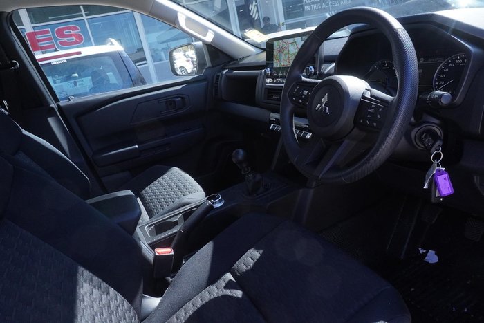 2025 Mitsubishi Triton GLX