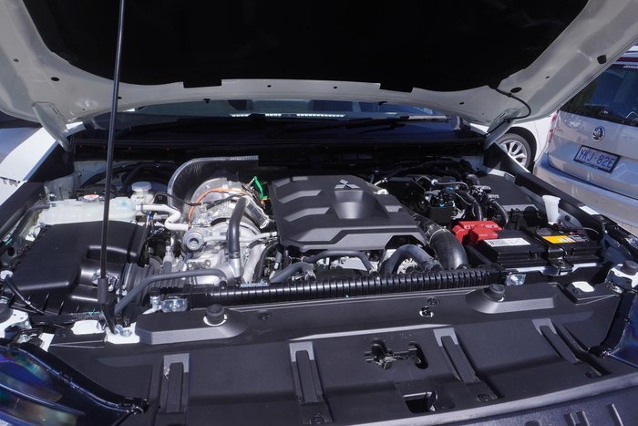 2025 Mitsubishi Triton GLX