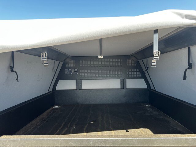 2021 Toyota Hilux HILUX 4x4 2.8L DSL D/C/C 6AT SR5 2U76950 001 Glacier White