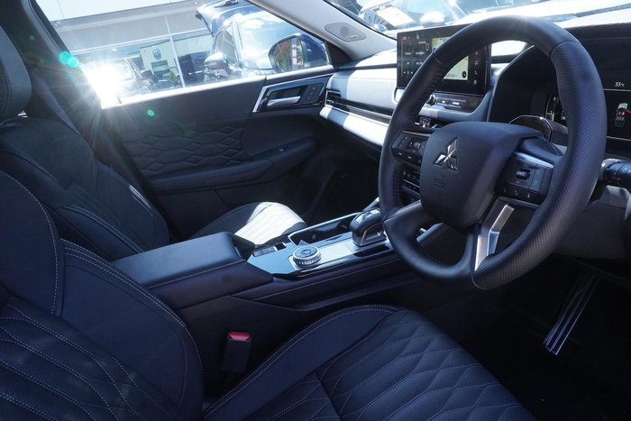 2025 Mitsubishi Outlander Exceed