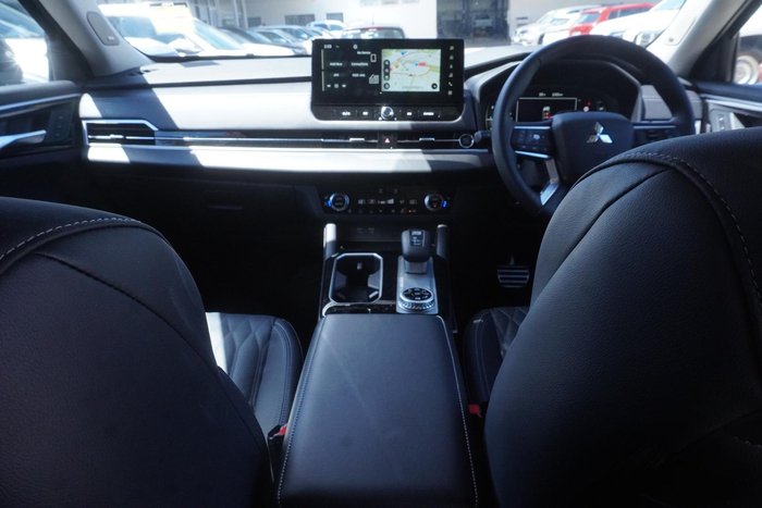 2025 Mitsubishi Outlander Exceed