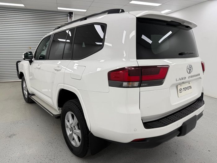 2024 Toyota Landcruiser GXL FJA300R 4X4 Dual Range Glacier White