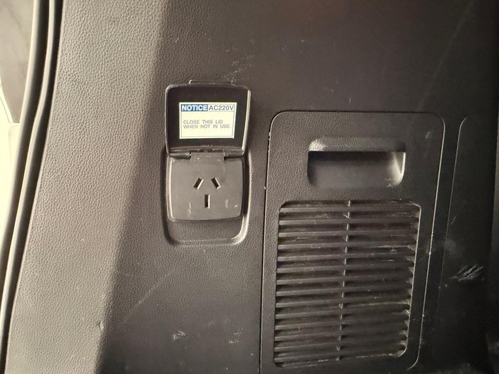 2024 Toyota Landcruiser GXL FJA300R 4X4 Dual Range Glacier White