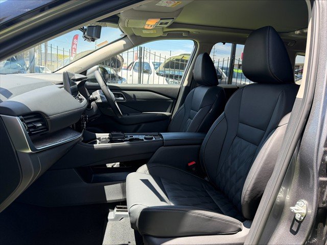 2025 Nissan T33 TI-L