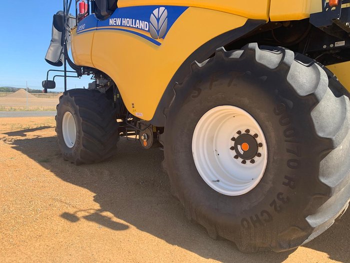 2016 New Holland Cr9.90