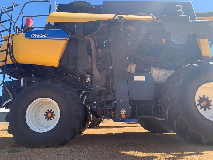 2016 New Holland Cr9.90
