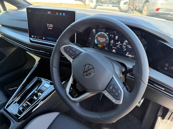 2025 Volkswagen Golf 110TSI R-Line